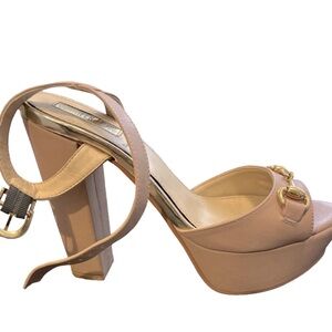 Jennifer Lopez high heels